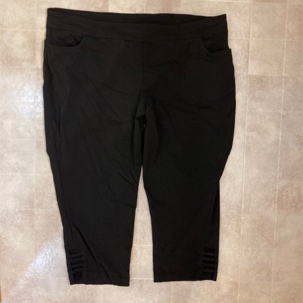 SLIM-SATION BY MULTIPLES PLUS 24W BLACK CAPRI PULL UP STRETCH